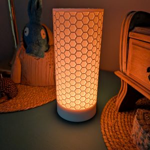 Honeycomb table lamp